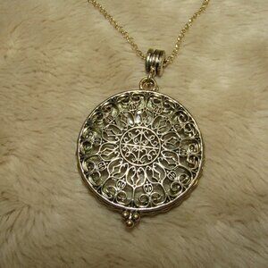 Gold Magnifying Pendant Necklace
